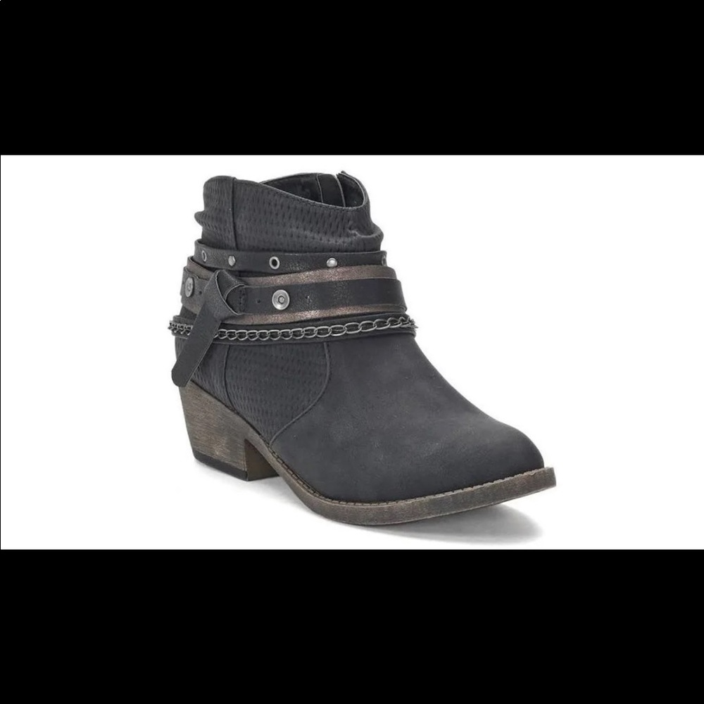 Ankle boots